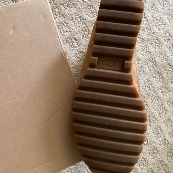 UGG Boots Shearling -Fair Condition - Picture 3 of 16